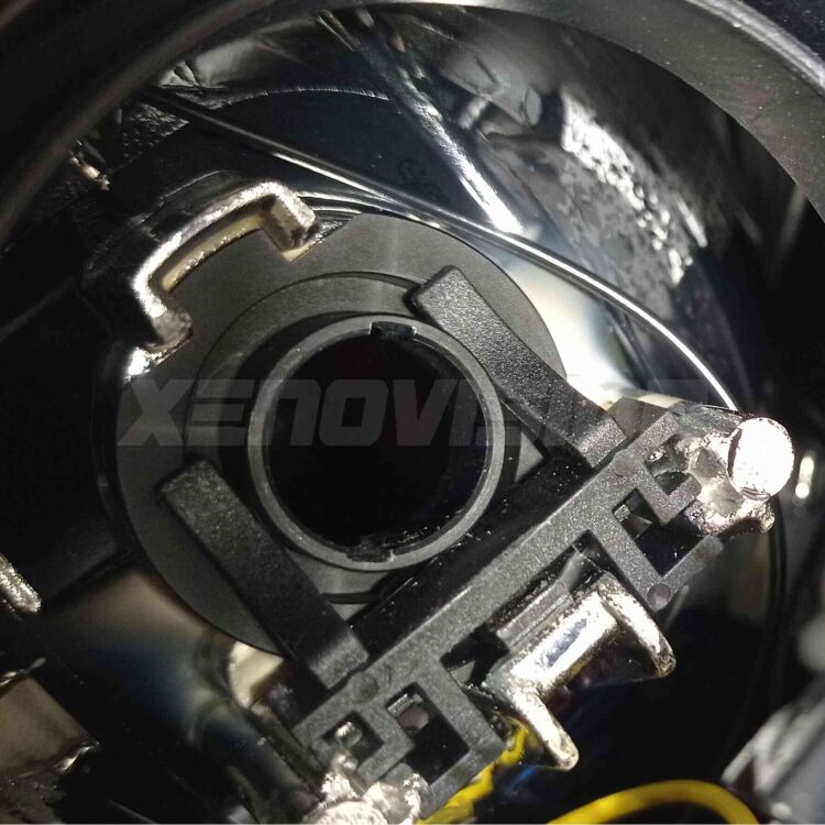 <p>Novit&agrave;! Portalampada professionale in plastica specifico per Fiat 500 e le future auto che monteranno lo stesso portalampada della Fiat 500</p>