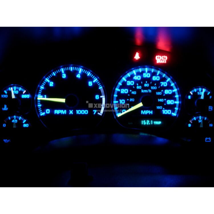 <p><strong>60 Lumen,omnidirezionale. </strong>Luce Led 6000K con innesto T5 B8.5D per cruscotto e strumentazione. </p>