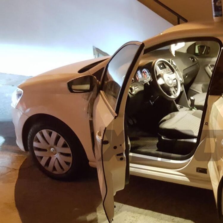 <strong>Luci Cortesia LED luce calda per Renault Master II</strong> Mk2 1998 - 2009. Coppia lampade <strong>C5W</strong> 36mm modello Glow di Xenovision.