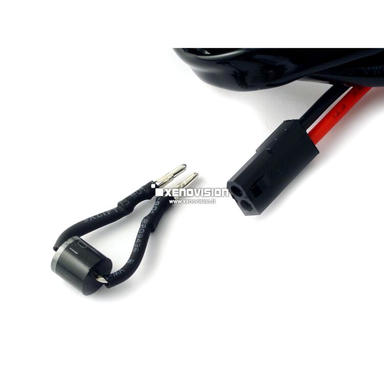 Cavo H4 Bixenon per mezzi Europei e Giapponesi. Presa diretta sul faro, senza collegamenti in Batteria. Compatibile con centraline Canbus. Qualità Massima Garantita.