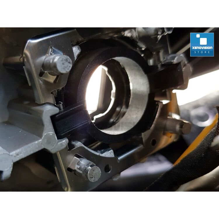 <p>Coppia adattatori portalampada LED ideale su varie versioni di Peugeot 508/2008/3008/5008, Citroen C5/DS5/DS6, Ford Mondeo, Volvo ecc</p>