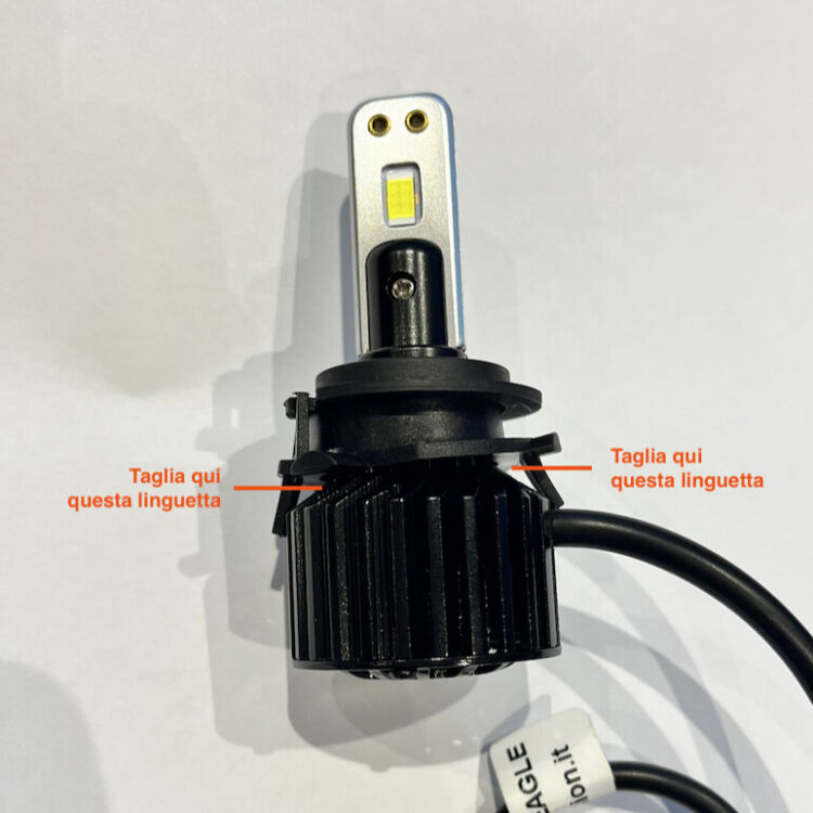 <p>Coppia Adattatori portalampada LED ideale su varie versioni di Kia K3 K4 K5 etc</p>