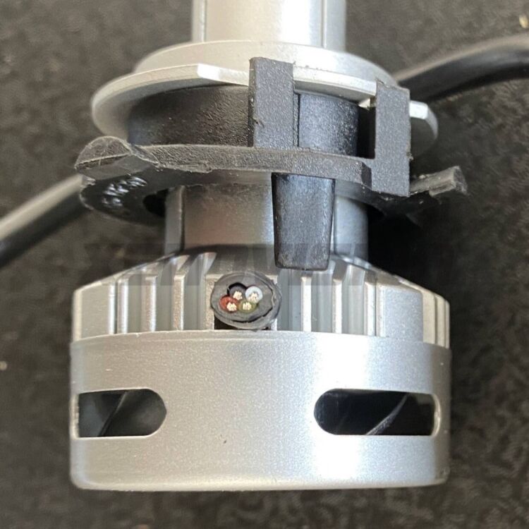 <p>Coppia Adattatori portalampada LED ideale su varie versioni di Kia K3 K4 K5 etc</p>