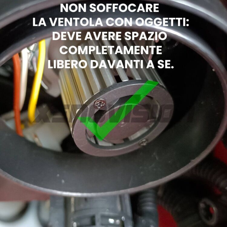 <strong>Tappi coprifaro a cupola</strong> per Anabbaglianti Toyota Auris: indispensabili per kit LED a ventola. Evitano il soffocamento ventole e fulminazione del kit LED.