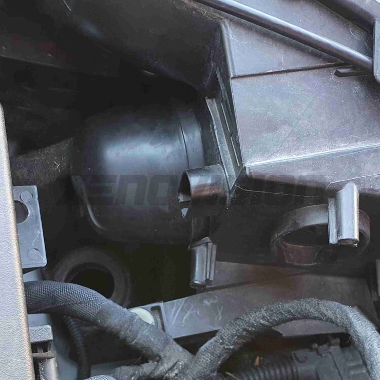 <p>Tappi coprifaro a cupola diametro interno <strong>8</strong><strong>5mm</strong>, necessari per fare respirare le ventoline dei kit LED.</p>