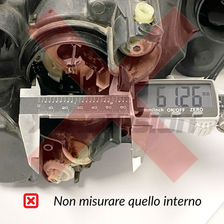 <p>Tappi coprifaro a cupola diametro interno <strong>90mm</strong>, necessari per fare respirare le ventoline dei kit LED.</p>