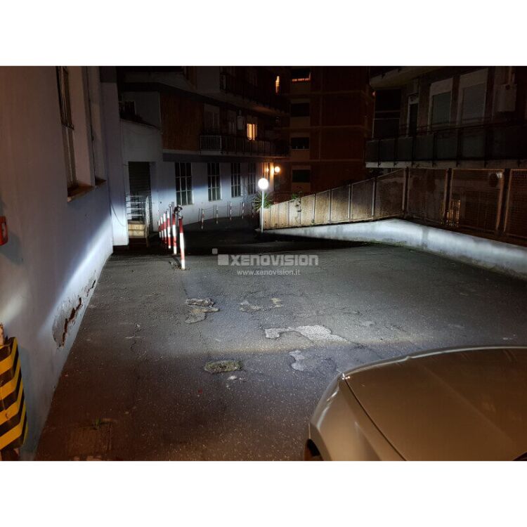 <p>Le lampade D1S 6000k Xenovision XT erogano più Lumen, durano di più e proiettano più lontano.</p>