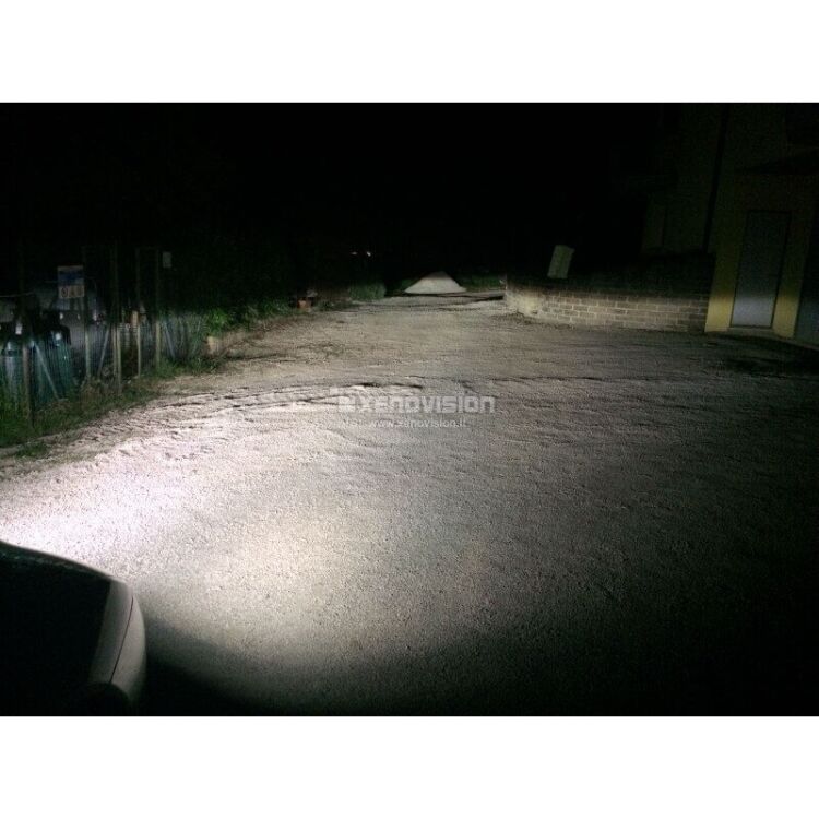 <p>Le lampade D1S 6000k Xenovision XT erogano più Lumen, durano di più e proiettano più lontano.</p>