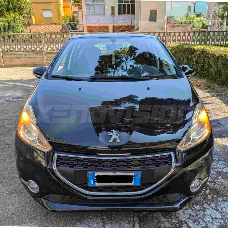 <strong>Freccia Anteriore LED no-spie per Peugeot 208</strong>  prima serie. Coppia lampade <strong>PWY24W</strong> modello Pulse di Xenovision.