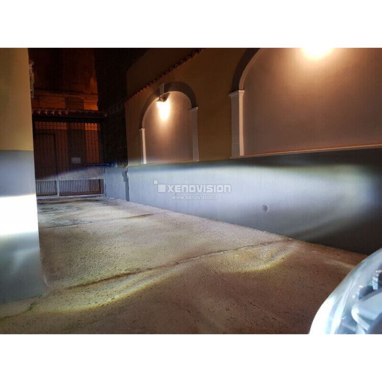 <p>&nbsp;</p>
<p>&nbsp;</p>
<p>3xvolte pi&ugrave; Luce sui Abbaglianti Giulietta. Pi&ugrave; profondit&agrave; visiva. Zero rischi col Tergicristalli. Completamente Plug&amp;Play.&nbsp;</p>