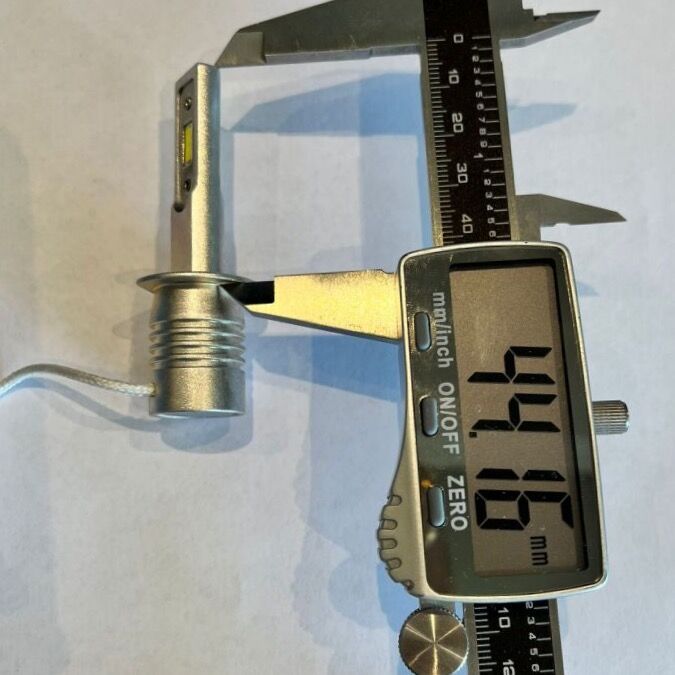 <strong>Kit LED Abbaglianti per Chevrolet Captiva</strong> C1 2006 -2015.</strong> Coppia lampade <strong>H1</strong> senza ventola e ultracompatte per installazioni in fari senza spazi.