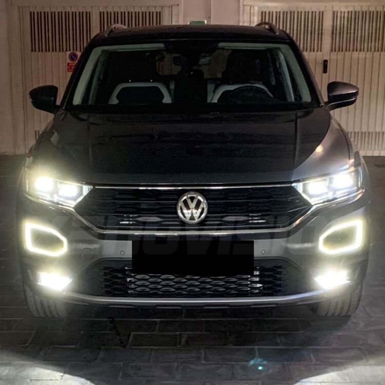 <strong>Kit fendinebbia LED</strong> H1 per <strong>Mazda Demio</strong>  1998 - 2003. Compatte, impermeabili, senza ventola: praticamente indistruttibili. Top Quality.