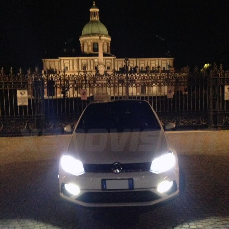 <strong>Kit fendinebbia LED</strong> H1 per <strong>Mazda Demio</strong>  1998 - 2003. Compatte, impermeabili, senza ventola: praticamente indistruttibili. Top Quality.