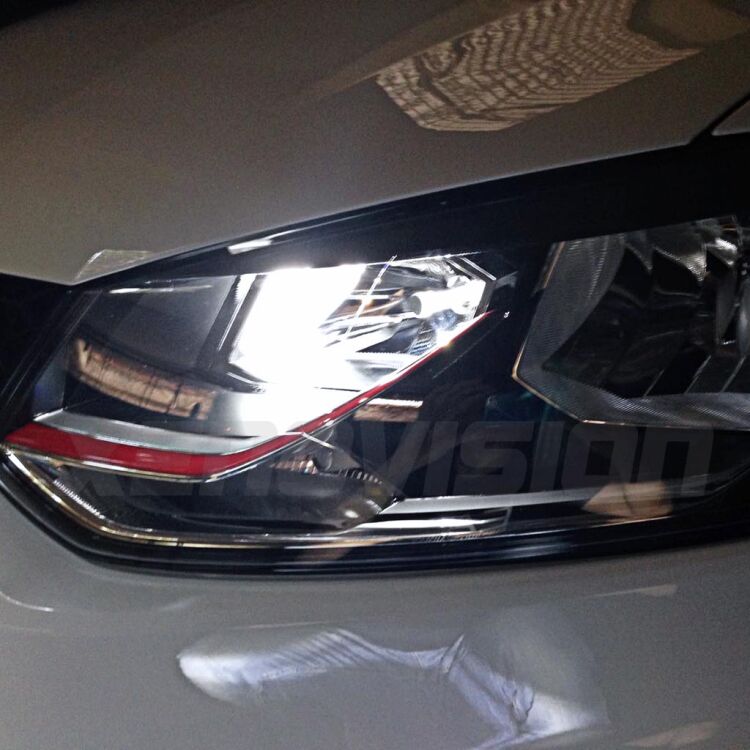 <strong>Kit fendinebbia LED</strong> H1 per <strong>Mazda Demio</strong>  1998 - 2003. Compatte, impermeabili, senza ventola: praticamente indistruttibili. Top Quality.