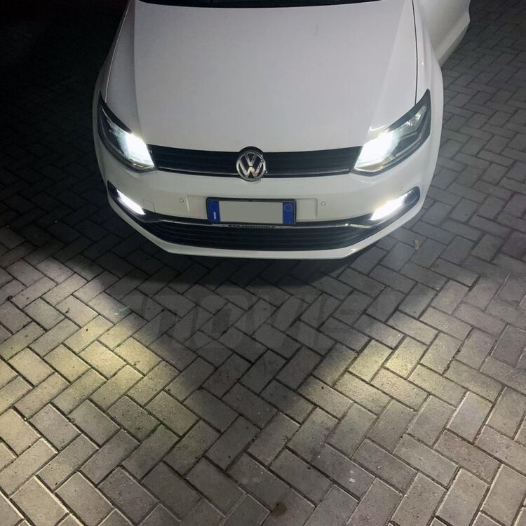 FINE SERIE: NO GARANZIA<strong>Per fari a Parabola.</strong> Kit LED H11 estremamente compatto. Utile per installazioni dove non c'è spazio. Non ha dissipatore. Su quasiasi auto Canbus necessita filtri spegnispia.