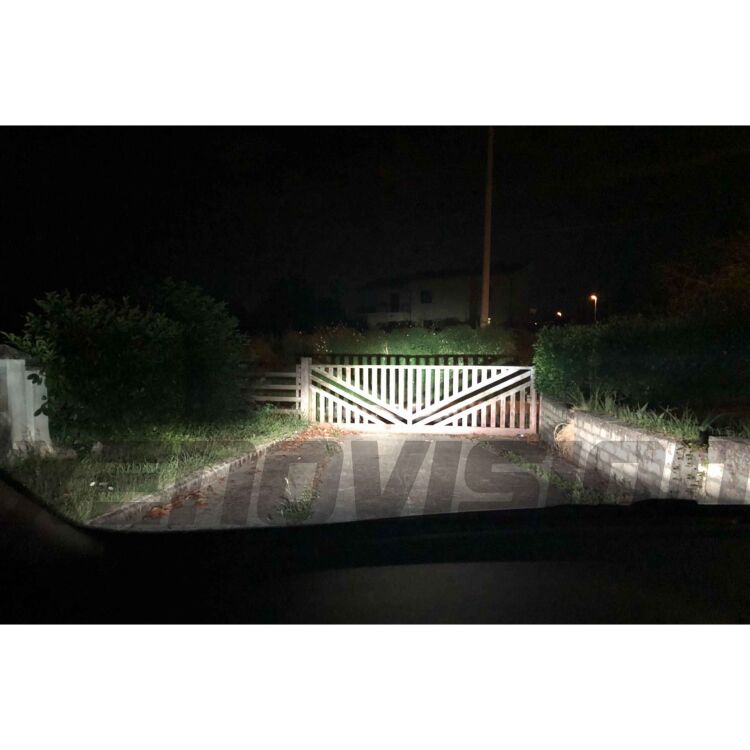 <p>Nuovo modello 2024: Kit LED H15 all'altezza delle tue aspettative. Abbaglianti profondi e potenti, Luci Diurne DRL perfette, canbus sul 99% delle auto</p>