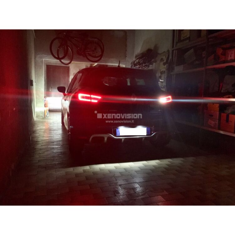 <strong>Retromarcia LED 6000k per Opel Astra J</strong> P10 restyling. Lampada <strong>H21W</strong> canbus modello Torpedo.