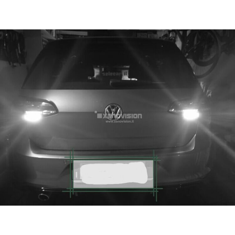 <strong>Retromarcia LED 6000k per Opel Astra J</strong> P10 restyling. Lampada <strong>H21W</strong> canbus modello Torpedo.