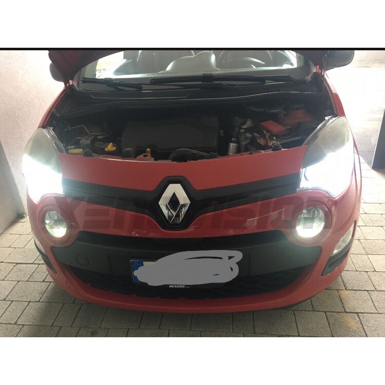 <strong>Kit LED per anabbaglianti + abbaglianti Demio</strong>  1998 - 2003.</strong> Coppia lampade <strong>H4</strong> doppia intensità senza ventola e ultracompatte per installazioni in fari senza spazi.