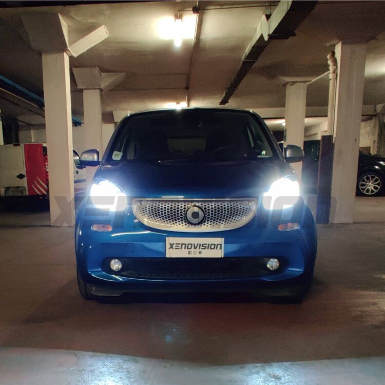 <p>Belli nel faro da spenti e fenomenali da accesi. Trasforma il faro in un potente lenticolare Bi-LED, senza fare modifiche. Qualità Massima.</p>