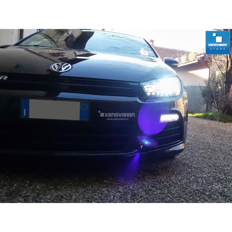 <p>Miscela di gas purissima 5000k senza aggiunte di gas inerti (coloranti) - Lampada H7 <strong>PROFESSIONALE</strong> di Altissima Qualità, realizzata e garantita da xenovision.</p>