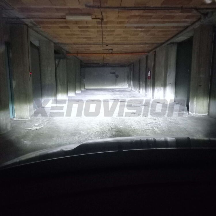 <strong>Kit LED Abbaglianti per Smart Roadster</strong> 452 2003 -2005.</strong> Coppia lampade <strong>H7</strong> senza ventola e ultracompatte per installazioni in fari senza spazi.