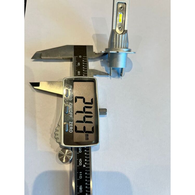 <strong>Kit LED Abbaglianti per Smart Roadster</strong> 452 2003 -2005.</strong> Coppia lampade <strong>H7</strong> senza ventola e ultracompatte per installazioni in fari senza spazi.