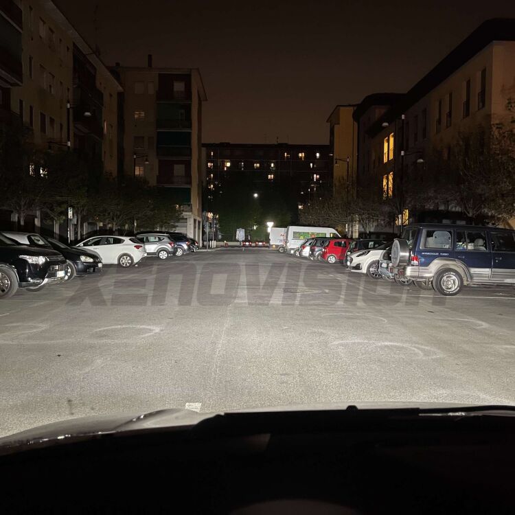 <p>Kit LED H4 Canbus con performance pari allo Xenon e dimensioni compatte. Perfetti su Lenticolari e Parabola. Qualità Massima Xenovision.</p>