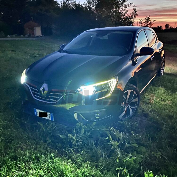 <p>Lampada H7 specifica su fari a parabola per ridurre i riverberi verso le altre auto</p>