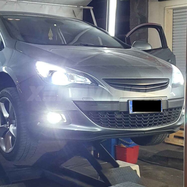 <strong>Kit abbaglianti LED</strong> HB3 per <strong>Jeep Grand cherokee III</strong> WK 2005 -2010. Compatte, impermeabili, senza ventola: praticamente indistruttibili. Top Quality.