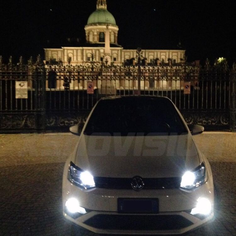 <strong>Kit abbaglianti LED</strong> HB3 per <strong>Jeep Grand cherokee III</strong> WK 2005 -2010. Compatte, impermeabili, senza ventola: praticamente indistruttibili. Top Quality.