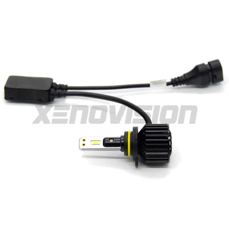 <strong>Kit abbaglianti LED specifico per Land rover Sport</strong> L494 2013 in poi. Lampade <strong>HIR2</strong> Canbus da 29.000Lumen di luminosità modello Eagle Xenovision.
