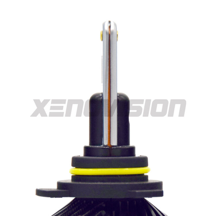 <strong>Kit abbaglianti LED specifico per Land rover Sport</strong> L494 2013 in poi. Lampade <strong>HIR2</strong> Canbus da 29.000Lumen di luminosità modello Eagle Xenovision.