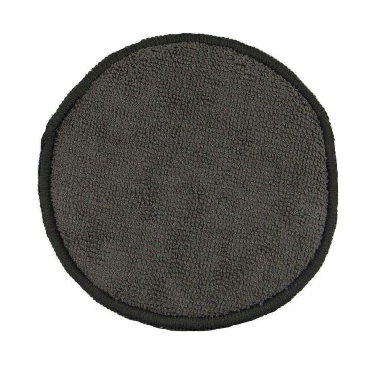 Applicatore perfetto per cere e lucidanti, in schiuma assorbente e microfibra delicata. La tasca sul retro garantisce la presa per un'applicazione precisa.