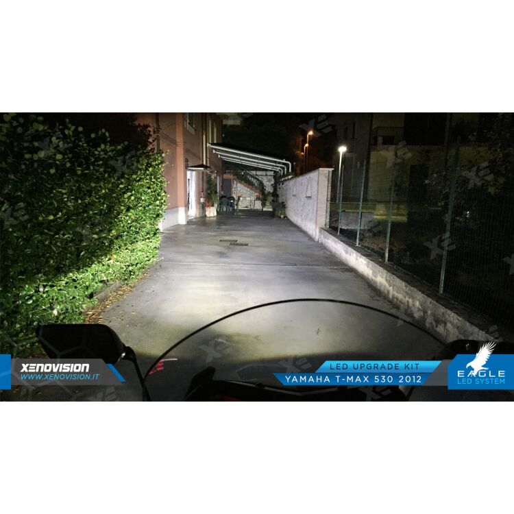 <p>Il Kit XE Light modello Eagle LED System studiato da Xenovision.it per il tuo T-Max 530</p>