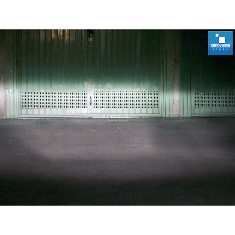 <p>Kit Bixenon Honda SH dal 1984 in poi, 6000k 35W Ultra Slim Xenovision ad architettura digitale 64-Bit. Lampada bixenon H4 Bianco Solare Ket KOREA, Qualita Garantita 2 anni&nbsp;</p>