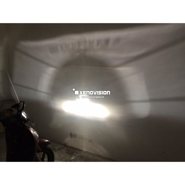 <p>Kit Bixenon moto H4 5000k 35W Ultra Slim Xenovision ad architettura digitale 64-Bit. Lampade bixenon H4 Bianco Solare Ket KOREA, Qualita Garantita 2 anni&nbsp;</p>