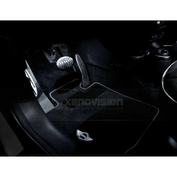 <p>3 volte pi&ugrave; luce, Bianco Lunare Purissimo e 100% Plug&amp;Play. Trasforma tutti i punti luce interni in LED. Shut up and get my money!&nbsp;</p>