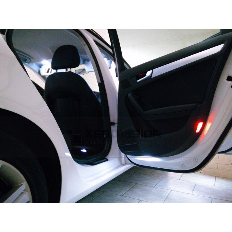 <p>Kit Led Audi A4 dal 2008 in poi FULL, conversione a Led per Audi A4 dal 2008 in poi. Zero spie, Altissima Qualit&agrave;. Luce Bianco Lunare 6000k su ogni punto luce interno ed esterno.</p>