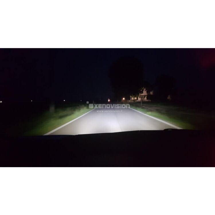 <!DOCTYPE html>
<html>
<head>
</head>
<body>
<p>Dimentica gli adattatori. Lampada modellata su misura per Ceed, come un ricambio originale.&nbsp;</p>
</body>
</html>