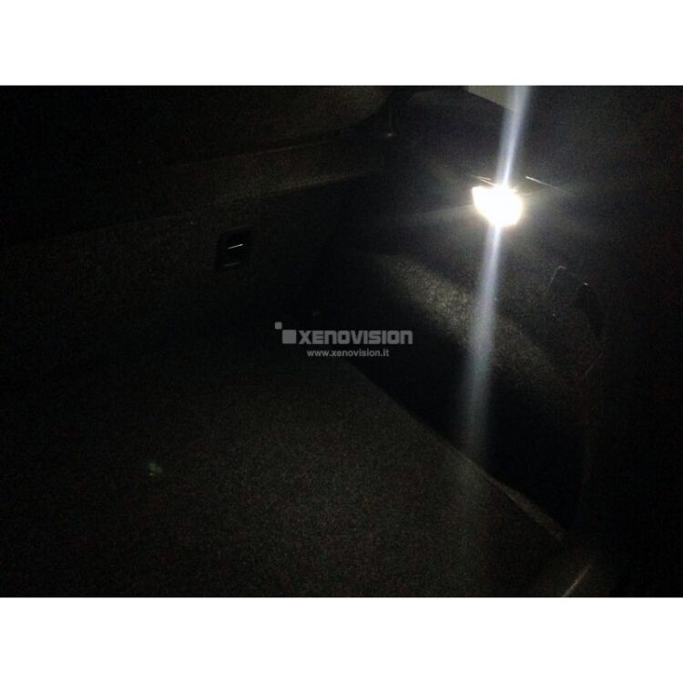 <p>Kit Led Polo 6R Full, conversione totale per Polo 6R.Creato con la VWGolfCommunity, pacchetto completo di altissima qualit&agrave; e risultato garantito.</p>