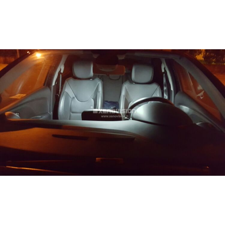 <p>Kit Led Renault Clio IV FULL, conversione totale a Led per Renault Clio IV, pacchetto completo di altissima qualit&agrave; e risultato garantiti.</p>