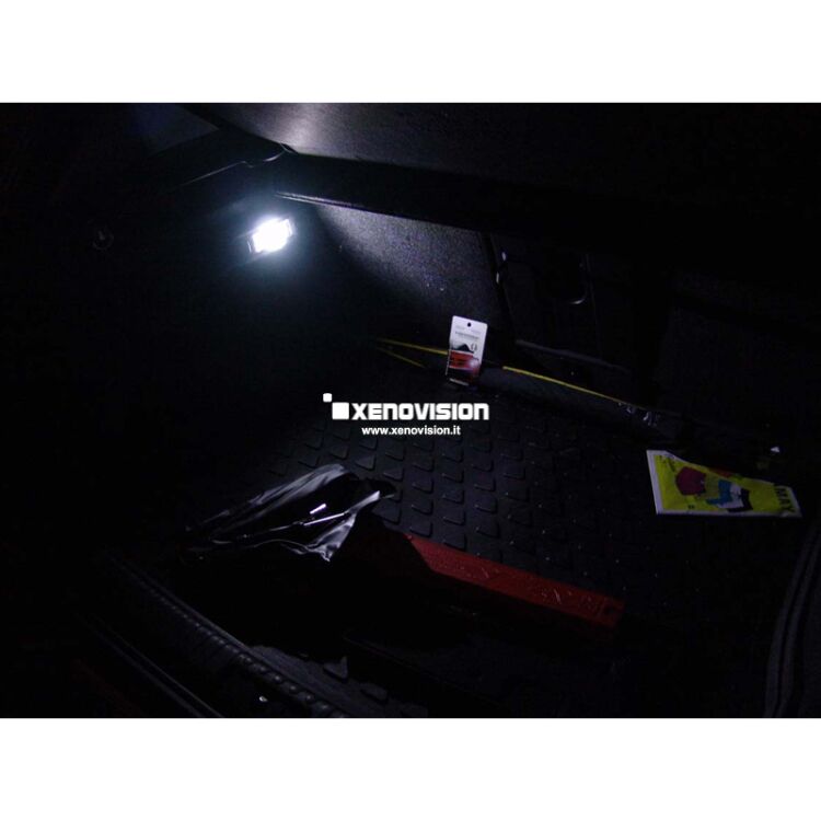 <p>Kit Led &nbsp;VW Tiguan 2010 Base, conversione a Led per VW Tiguan 2010. Zero spie, Altissima Qualit&agrave;. Luce Bianco Lunare 6000k.</p>