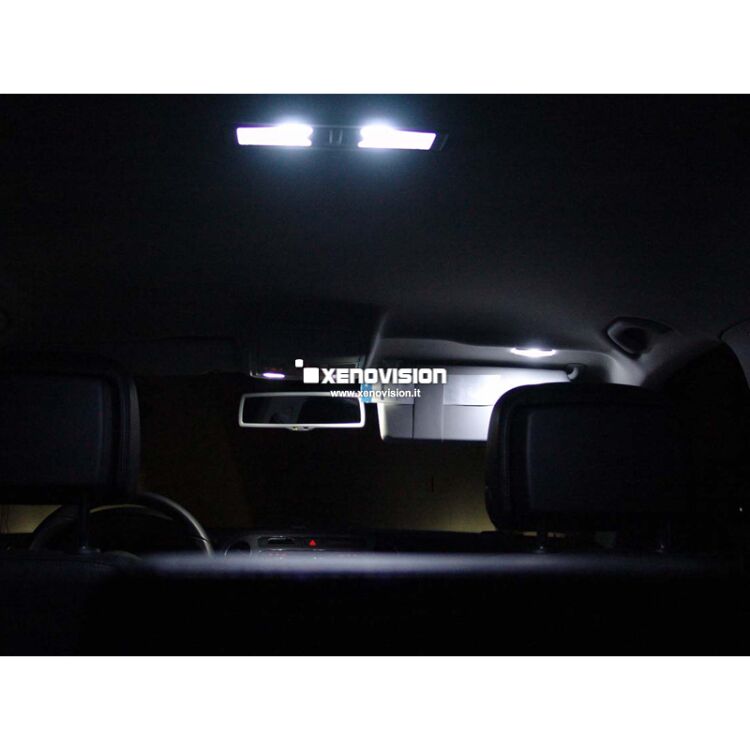 <p>Kit Led VW Tiguan 2010 Full, conversione totale a Led per VW Tiguan 2010. Zero spie, Altissima Qualit&agrave;. Luce Bianco Lunare 6000k su ogni  principale punto luce interno ed i principali esterni. </p>