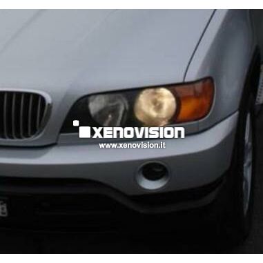 <p>Kit Focus Pro Korea Xenon 35W specifico per il faro della BMW Serie X5 E53 1999-2003. Plug&amp;Play zero spie, contiene tutto l&#39;occorrente. Luce Bianco Lunare 6100k.</p><p>&nbsp;</p><p>&nbsp;</p>