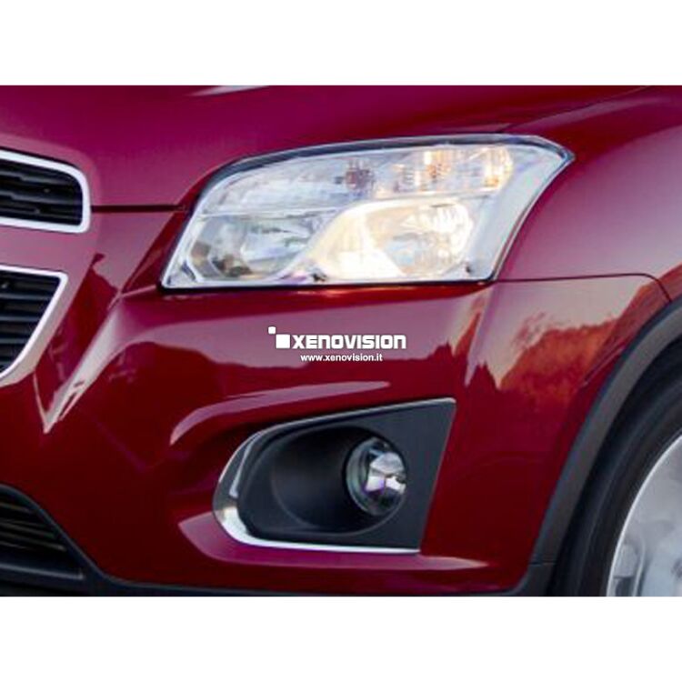 <p>Kit Xenon&nbsp; 35W specifico per il faro della Chevrolet Trax. Plug&amp;Play zero spie, contiene tutto l'occorrente. Luce Bianco Lunare 6000k.</p>