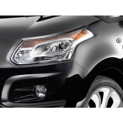 <p>Kit Xenon 35W specifico per il faro della Citroen C3 Picasso in tinta con i Led originali. Plug&amp;Play zero spie, contiene tutto l&#39;occorrente. Luce Bianco Lunare come i Led originali</p>