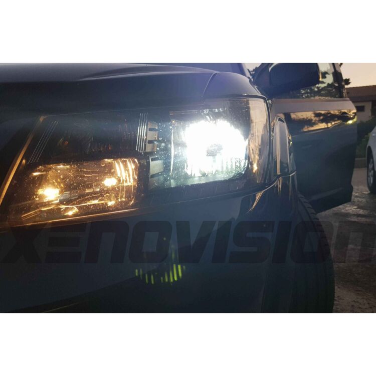 <p>Kit Xenon 35W specifico per il faro della Fiat Freemont e Luci Posizione a Led in tinta. Plug&amp;Play zero spie, contiene tutto l'occorrente. Luce Bianco Lunare 6000k.</p>
<p>&nbsp;</p>