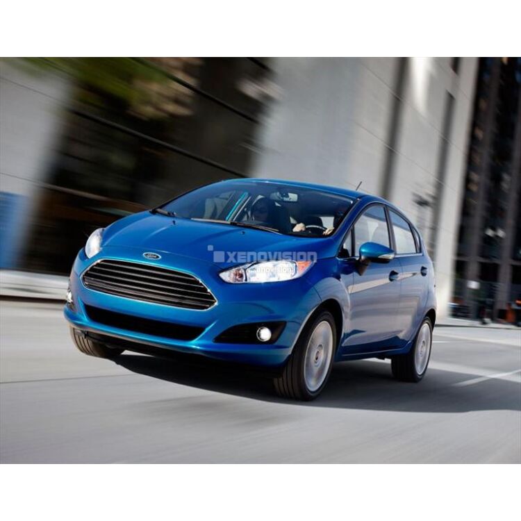 <p>Kit Xenon 35W specifico per il faro della Ford Fiesta Plus 2014 in poi. Plug&amp;Play zero spie, contiene tutto l'occorrente. Luce Bianco Lunare 6000k.</p>