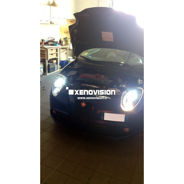 <p>Kit Xenon H7 5000k 35W DiamondPRO Xenovision ad architettura digitale  64-Bit. Lampade xenon H7 Bianco Solare. Ket KOREA, Qualita Garantita 2  anni </p>